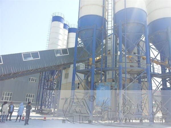 中小型混凝土攪拌站水泥倉支腿留多高合適