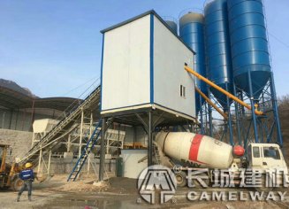 建一條180商混站多少面積