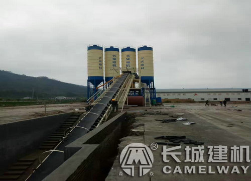 180混凝土雙軸強(qiáng)制攪拌設(shè)備一套多少錢