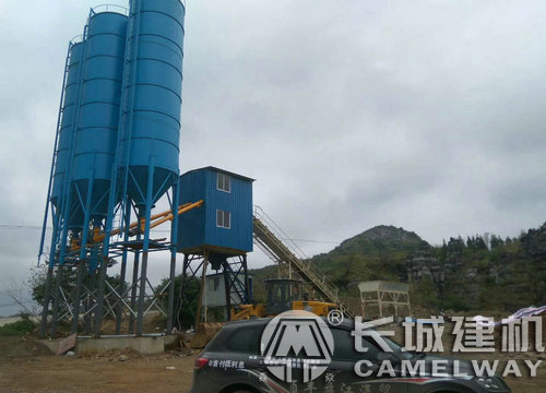 90攪拌站是多大的容量,90型混凝土拌合站產(chǎn)能