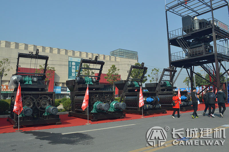 2017年建筑機(jī)械展會(huì)js強(qiáng)制式攪拌機(jī)