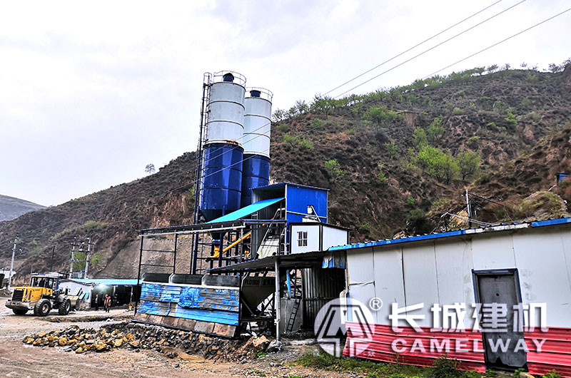 混凝土拌合站現(xiàn)場實景