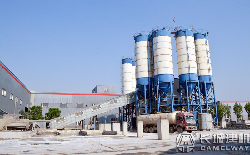 長城建機-三立攪拌站雙站現(xiàn)場