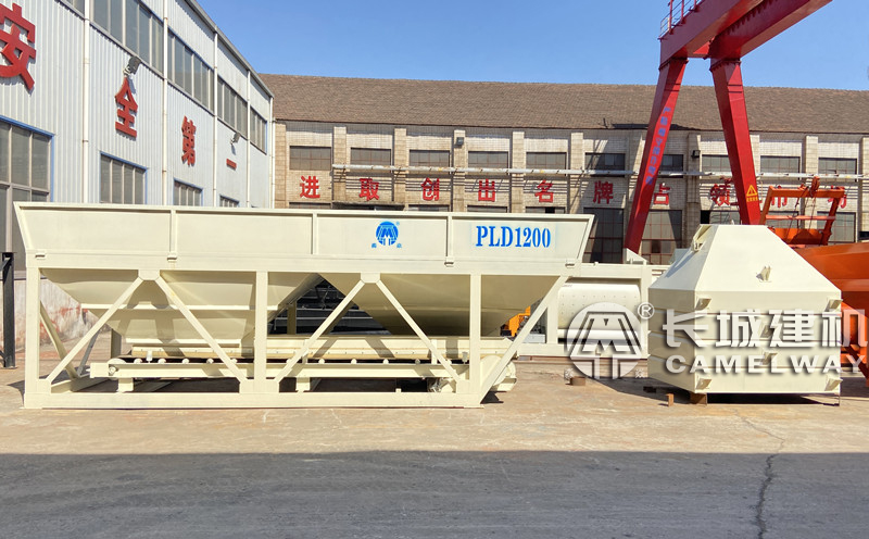 臥式攪拌機(jī)750用多大型號(hào)配料機(jī)